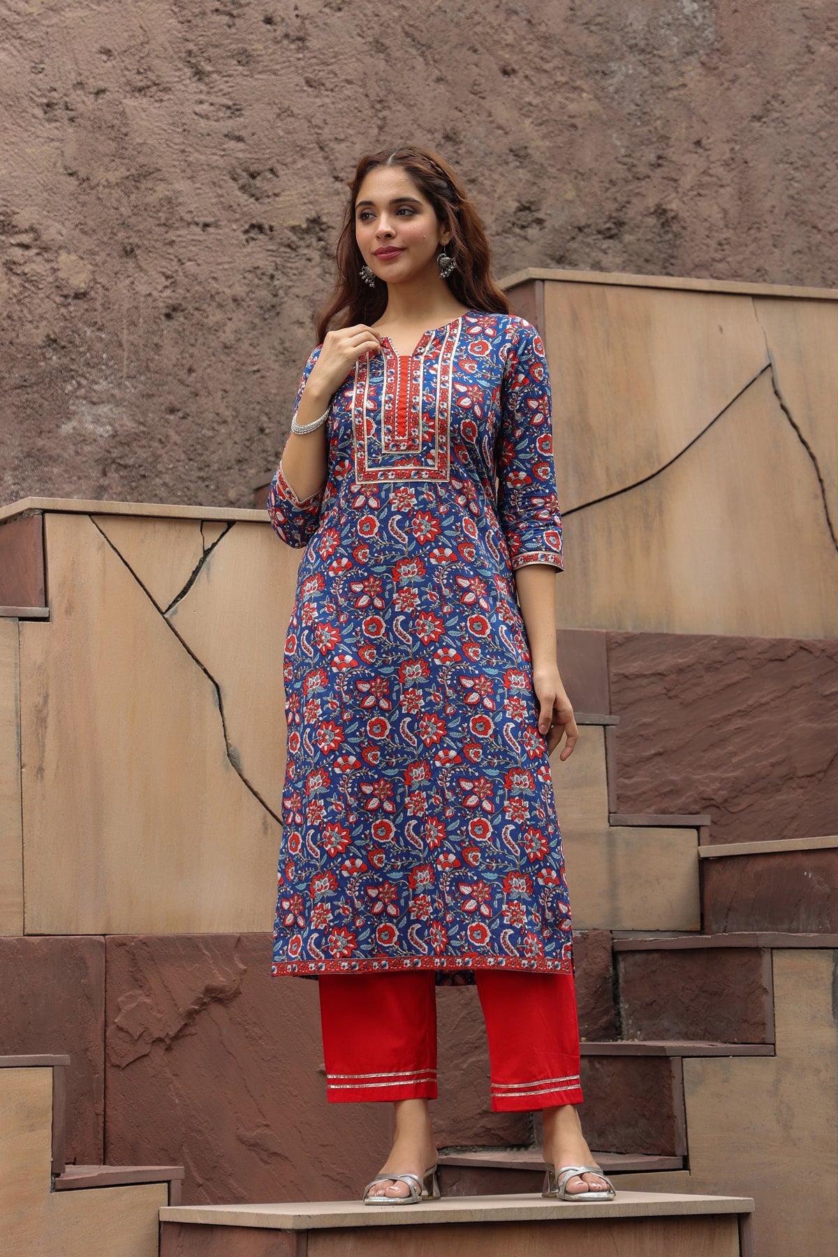 Floral Printed Notch Neck…