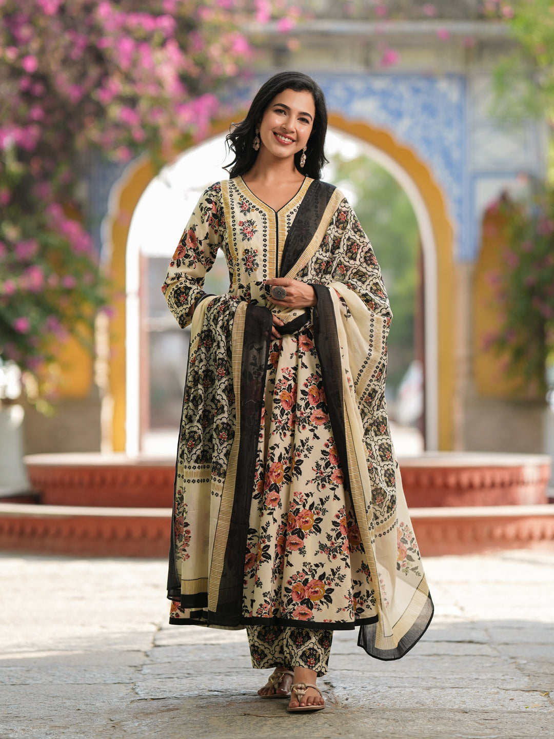 Women Floral Printed Regular…
