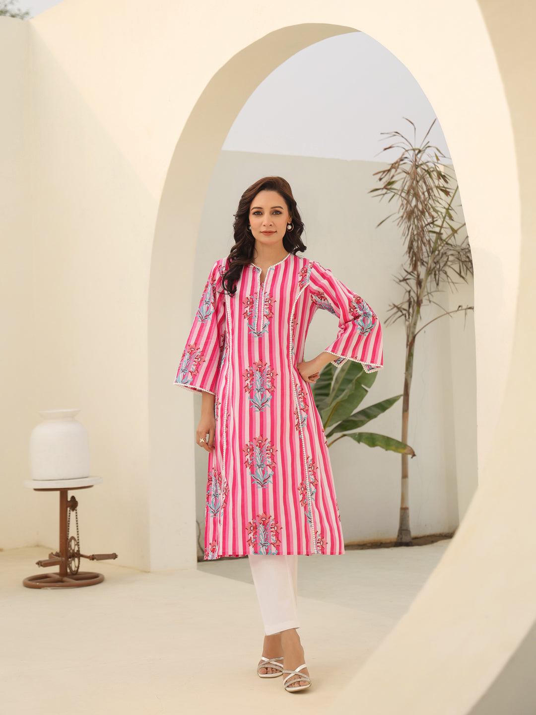 Women Striped Printed Pure…