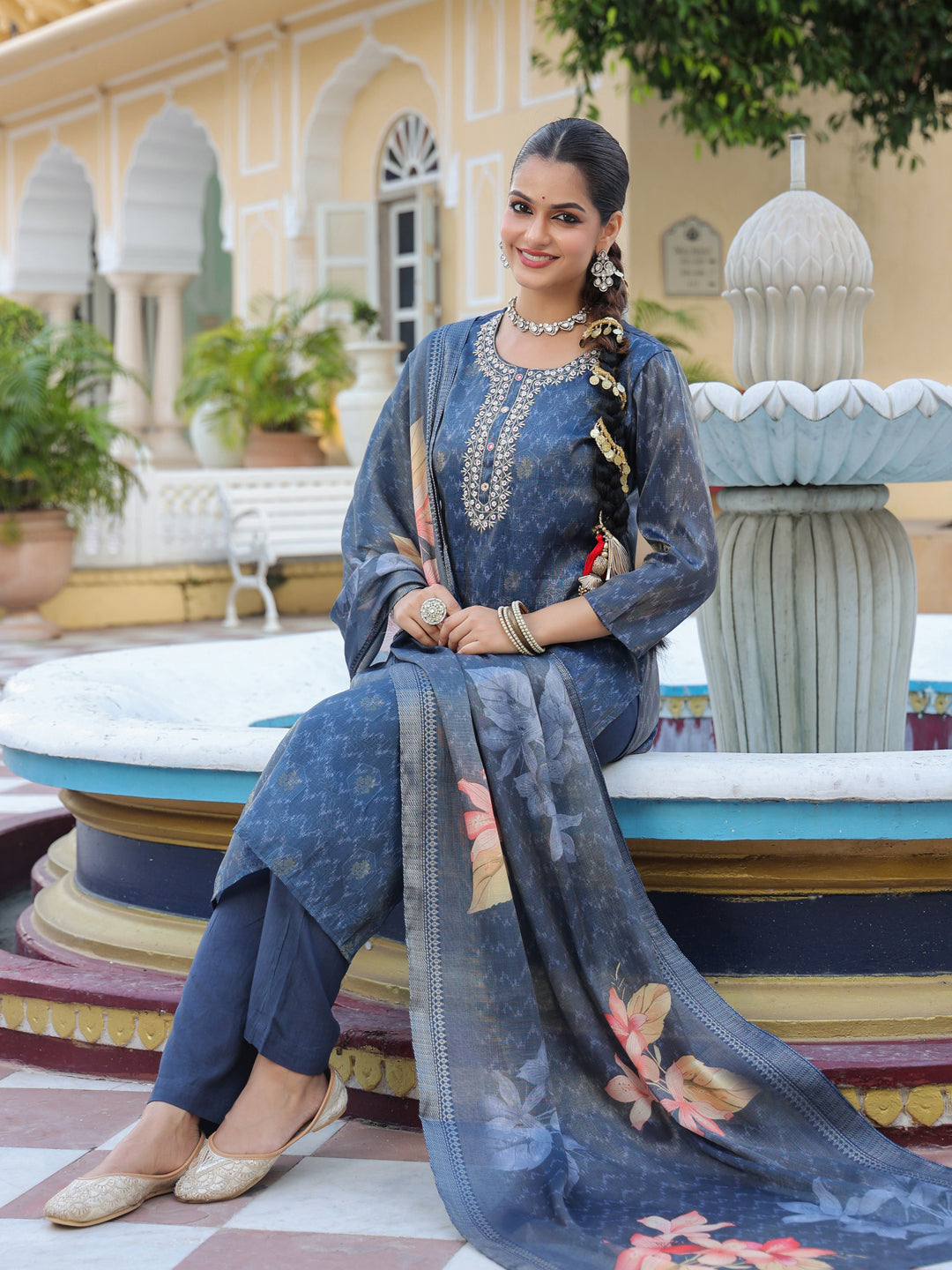 Women Floral Printed Regular…