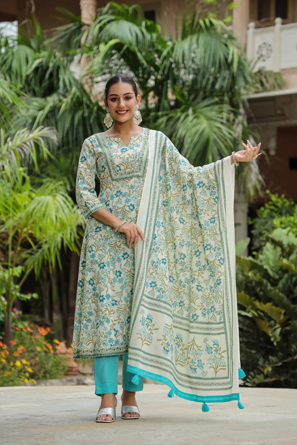 Women Teal Floral Printed…
