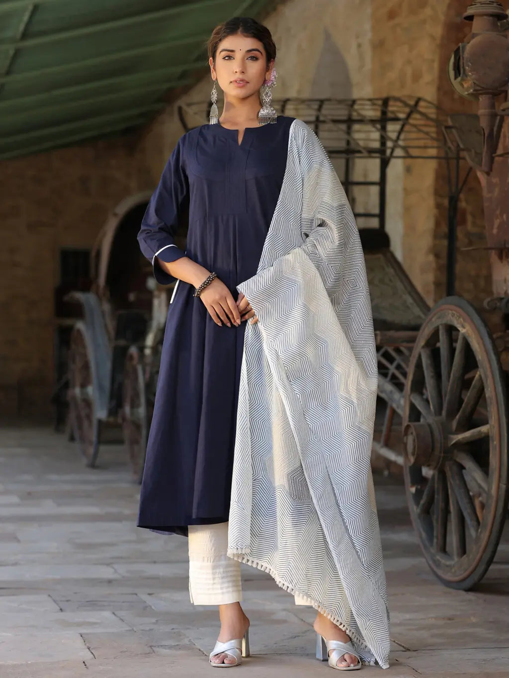 Women Navy Blue Solid…