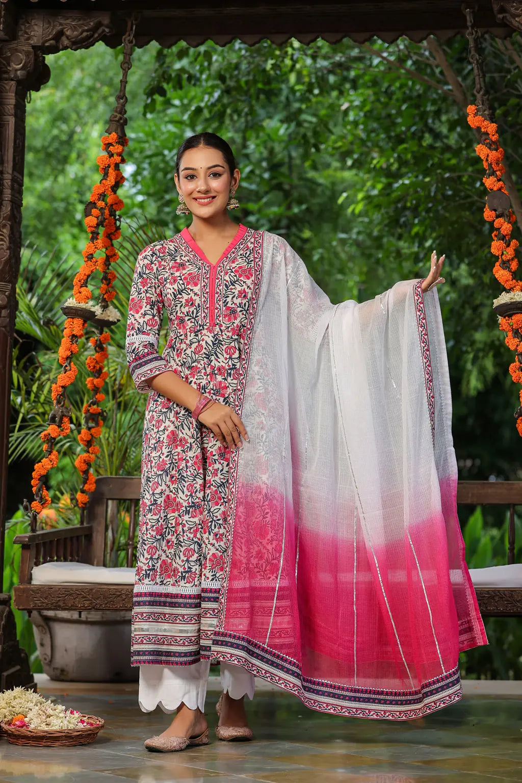 Women Pink Floral Printed…