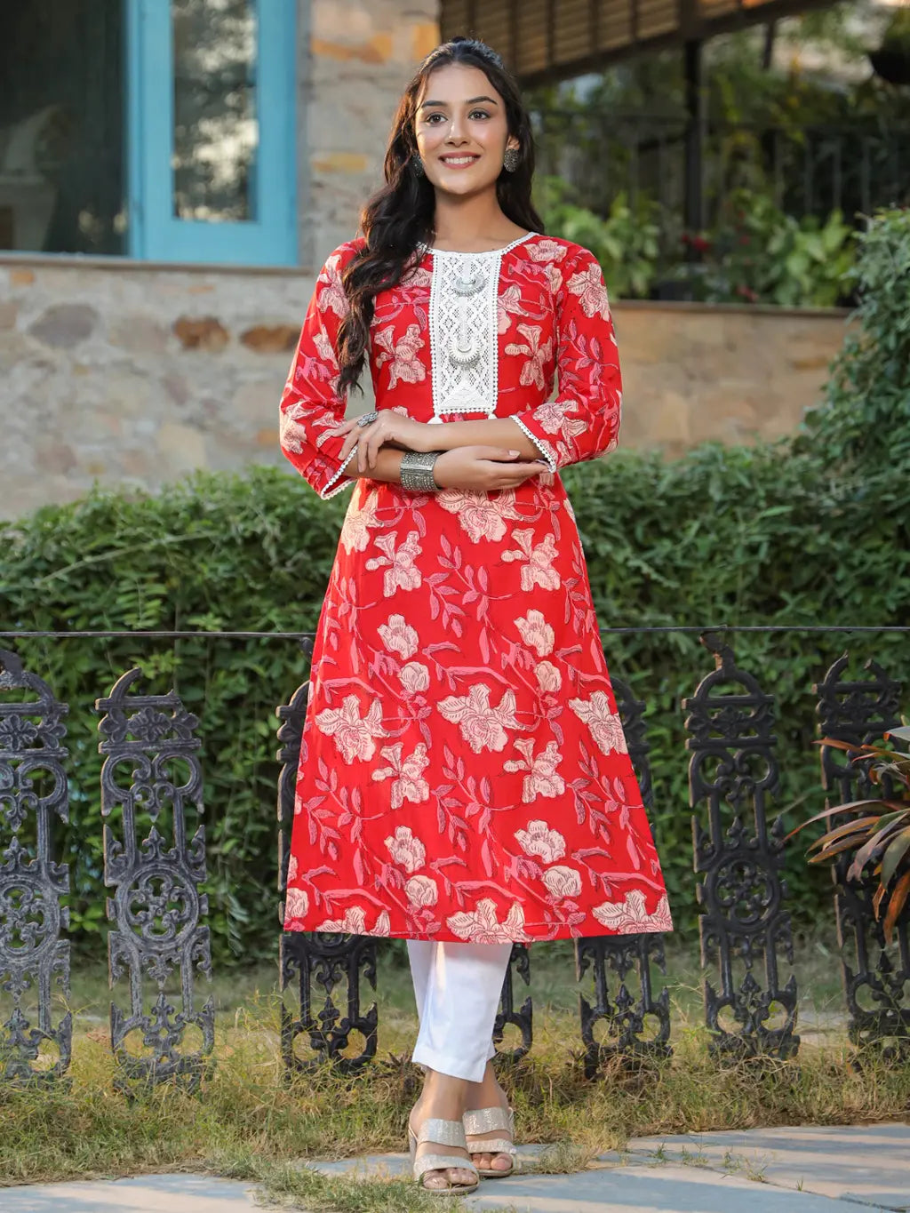 Women Red Floral Printed…