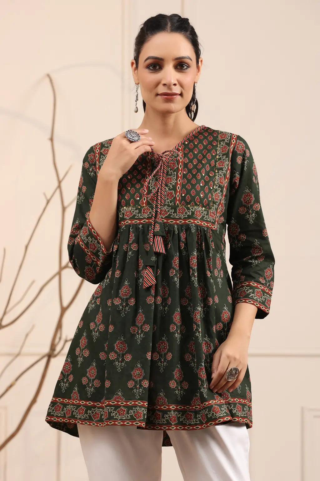 Women Green & Maroon…