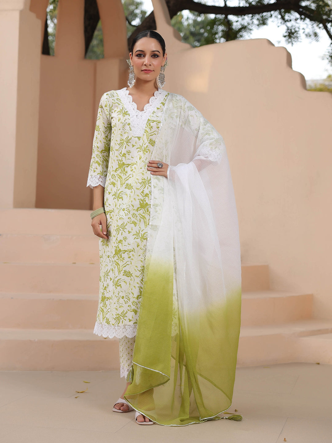 Women Green Floral Printed…