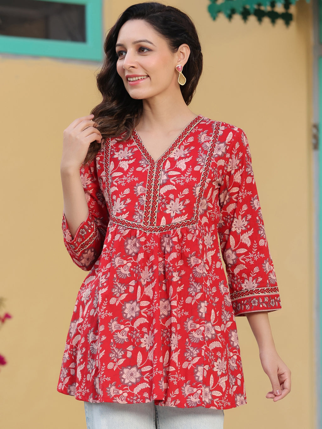 Women Red Floral Printed…
