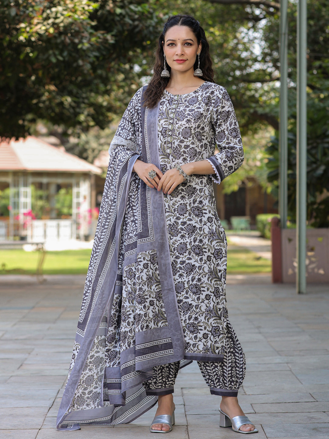 Women Grey Floral Printed…