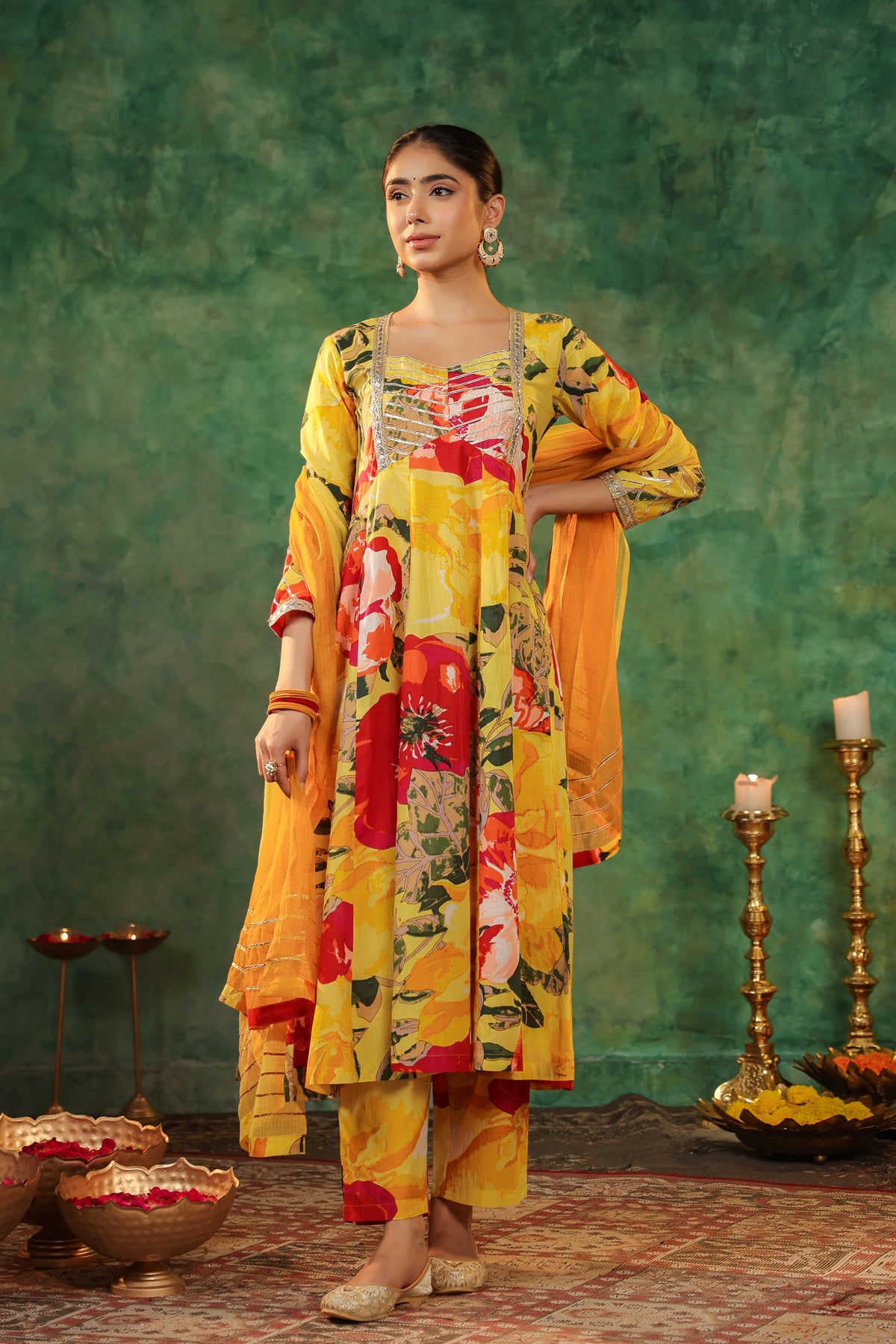 Women Floral Printed Gotta…