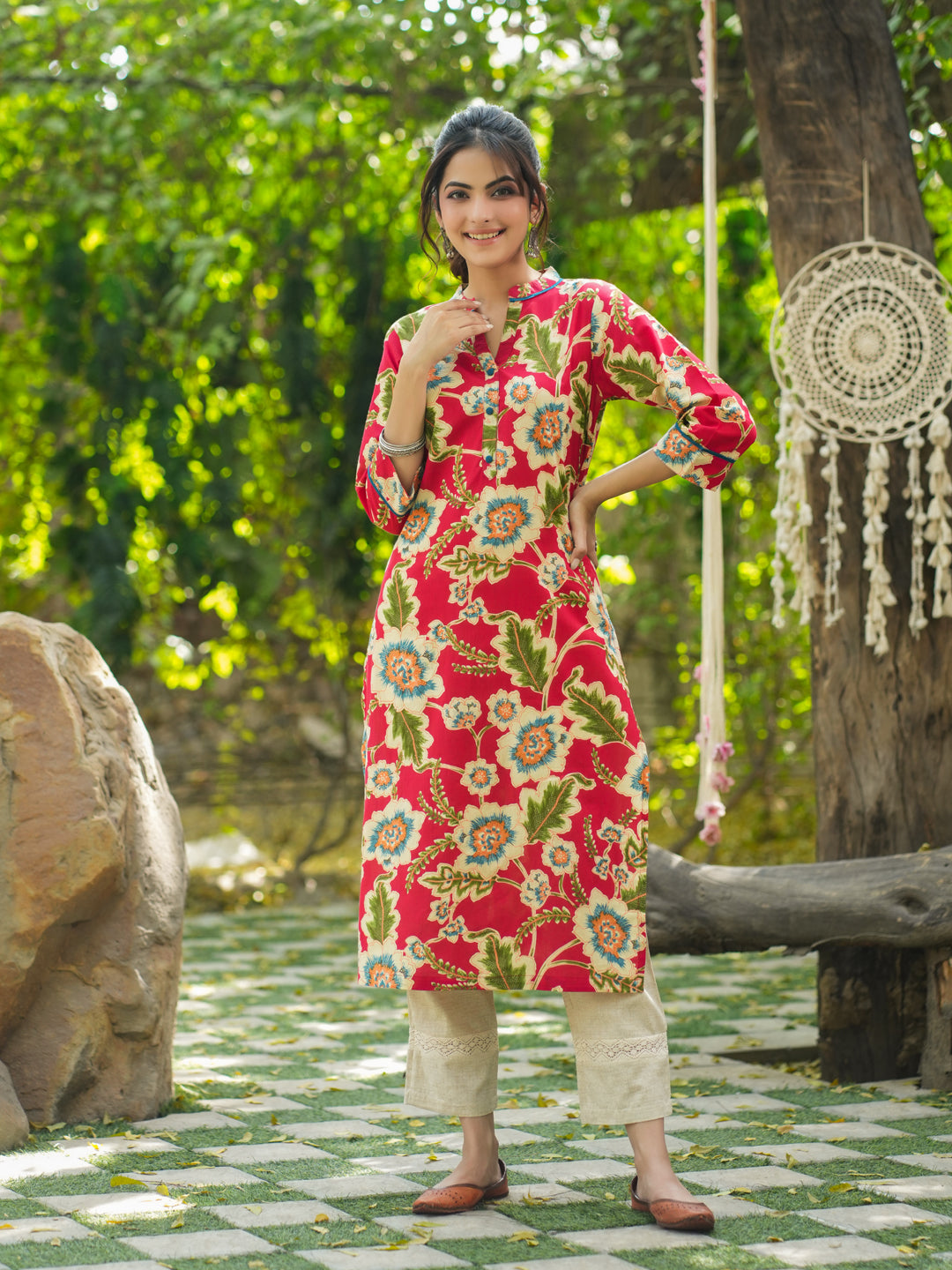 Women Red Floral Printed…