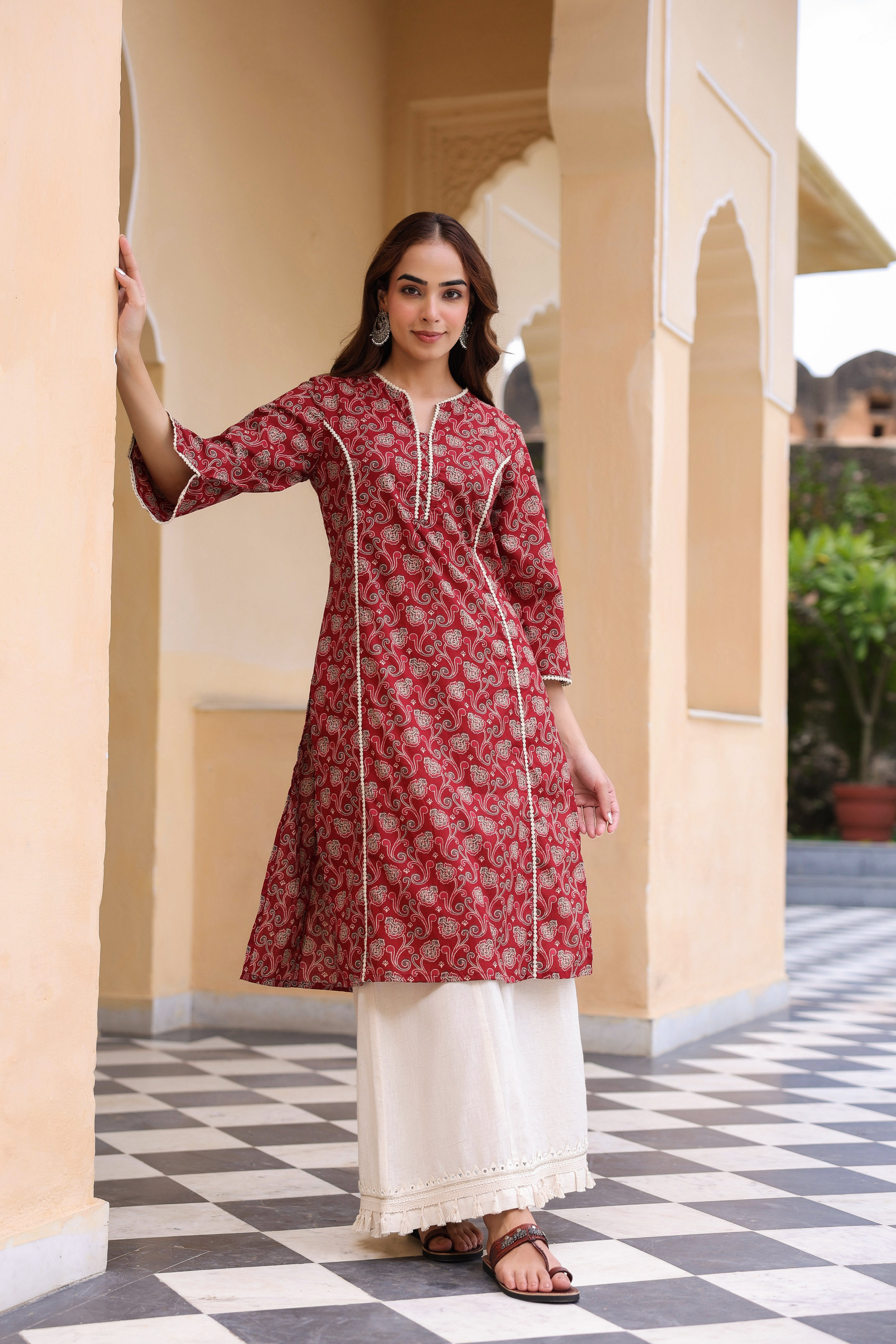 Women Floral Printed Round…