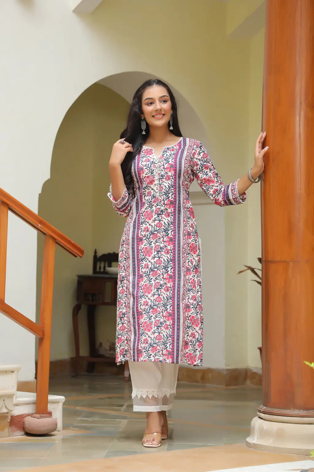 Women Pink Floral Printed…