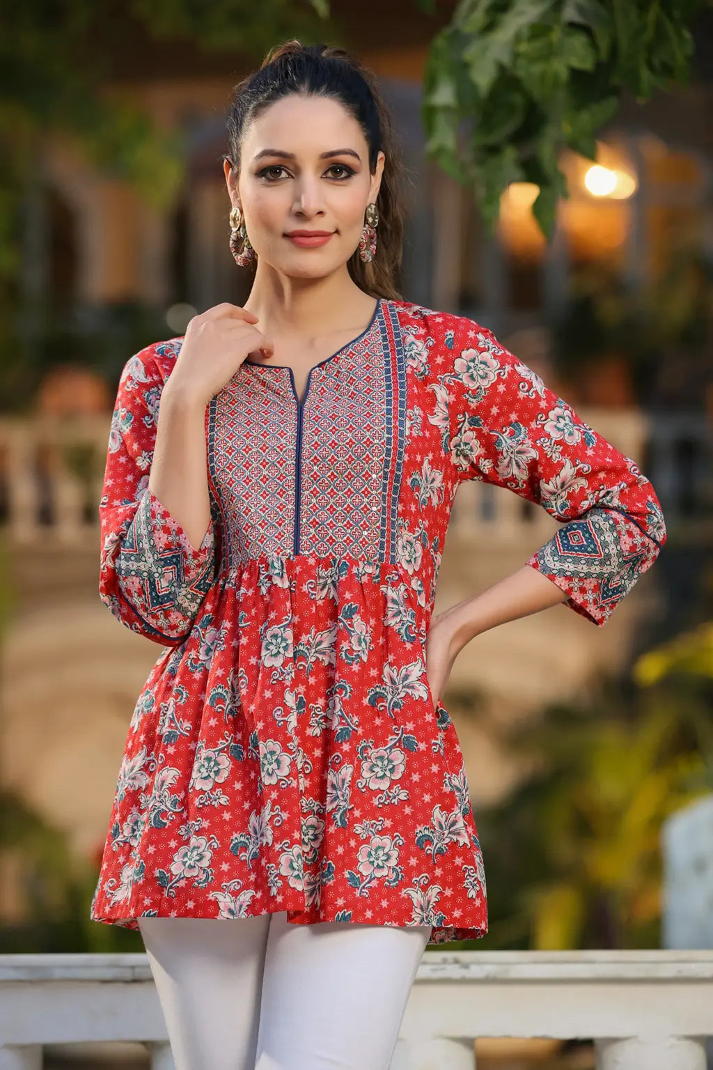 Women Red & Navy…