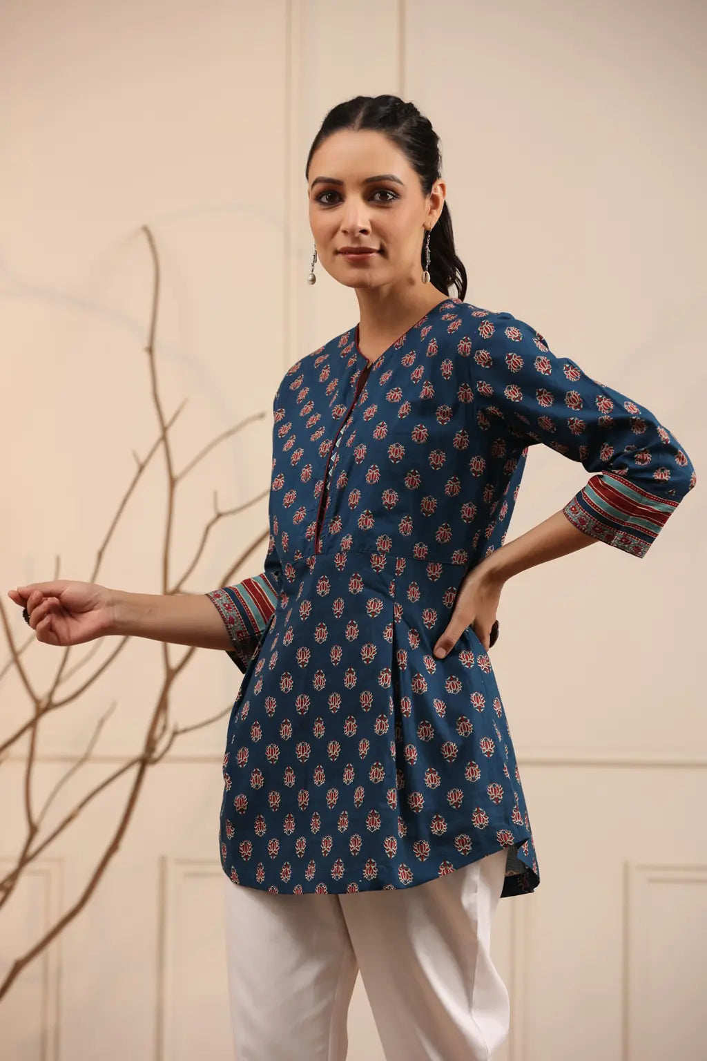 Women Navy Blue Ethnic…