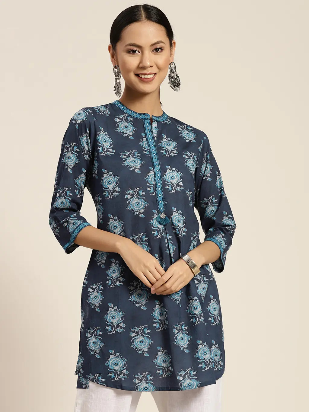Women Blue Floral Cotton…