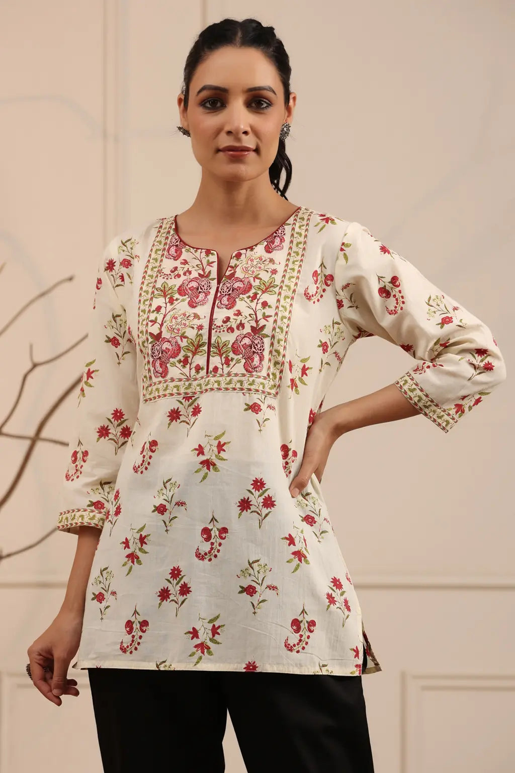Women Cream and Coral…