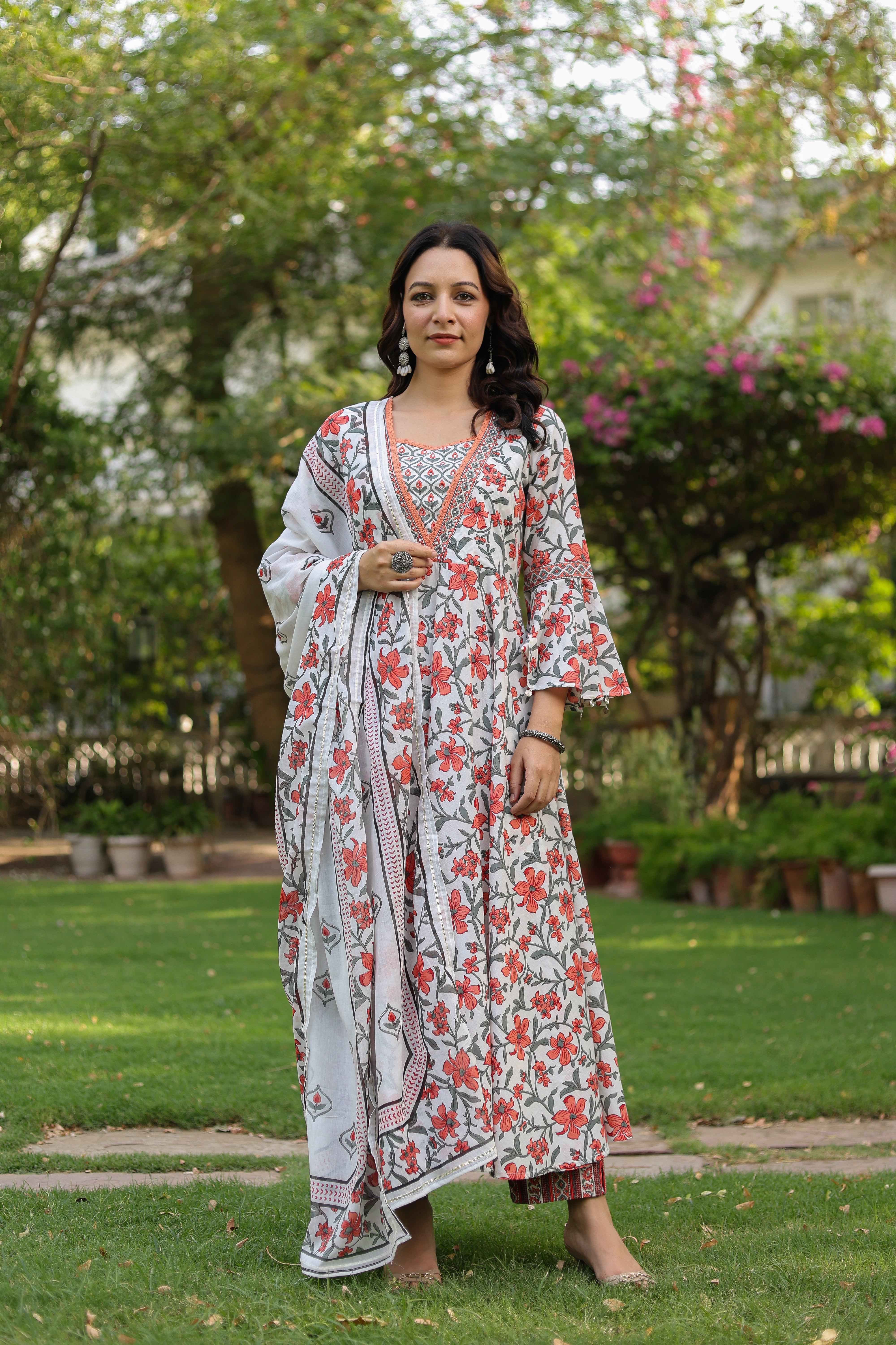 Women Floral Printed Regular…