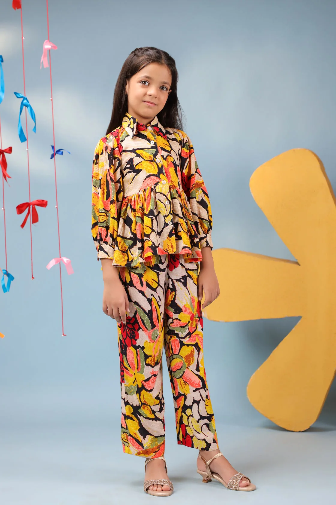 Girls Printed Three-Quarter Sleeves Top With Trousers