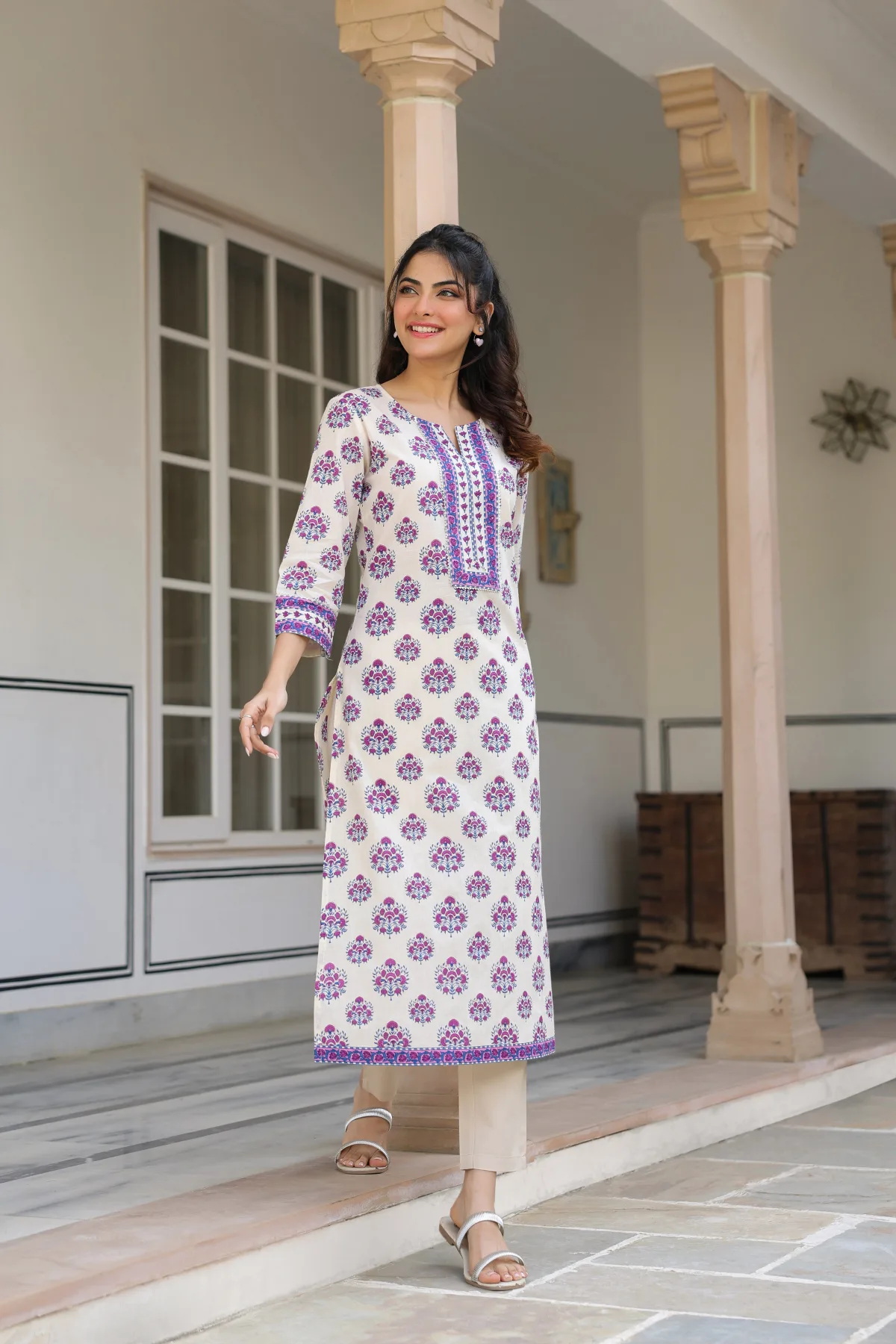 Women Ethnic Motifs Printed Thread Work Kurta