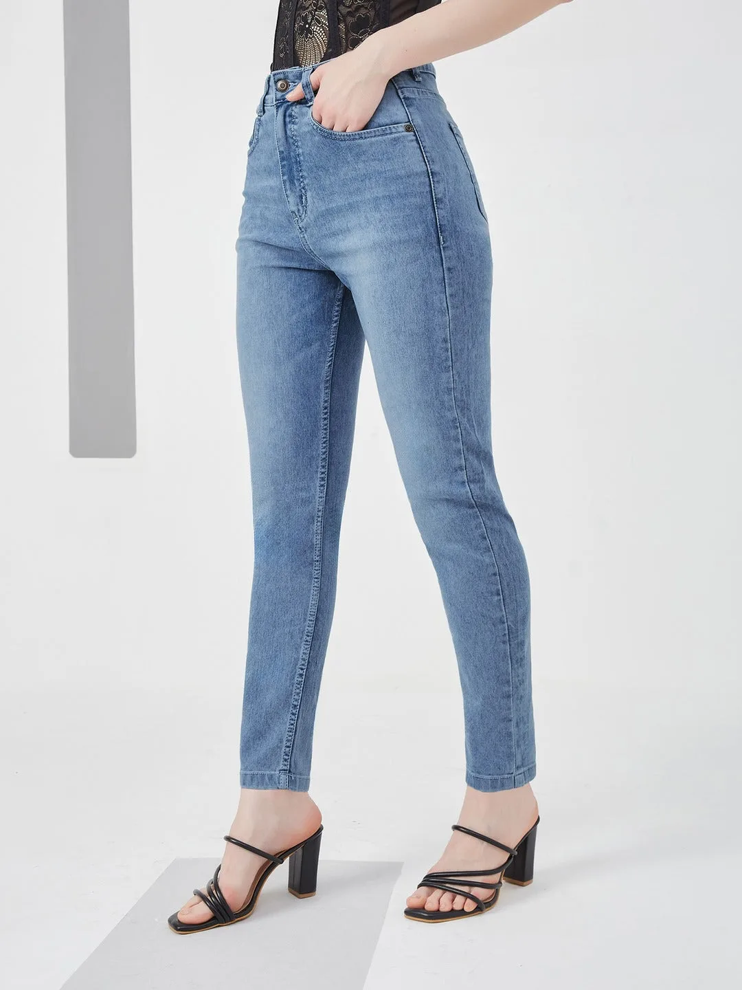 Light Blue Slim Fit high-rise Light Wash Denim Stretchable Jeans for Women